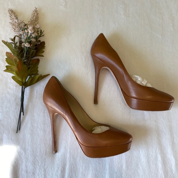 Jimmy Choo brown/camel pumps - Picture 5 of 10